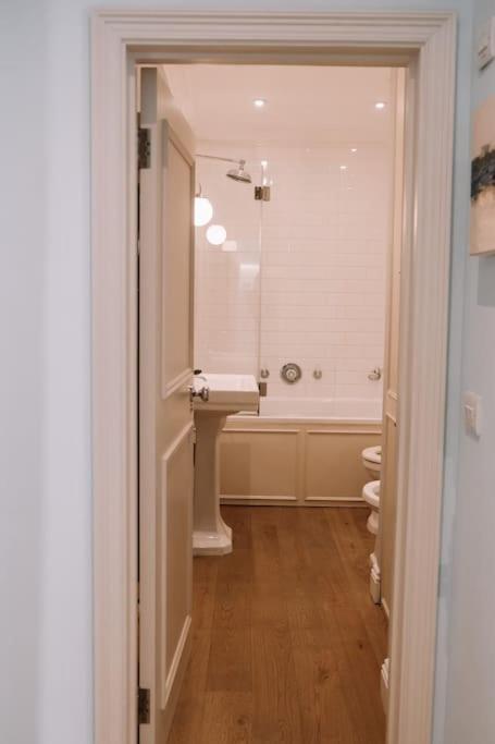 Sapphire Sanctuary Apartment *